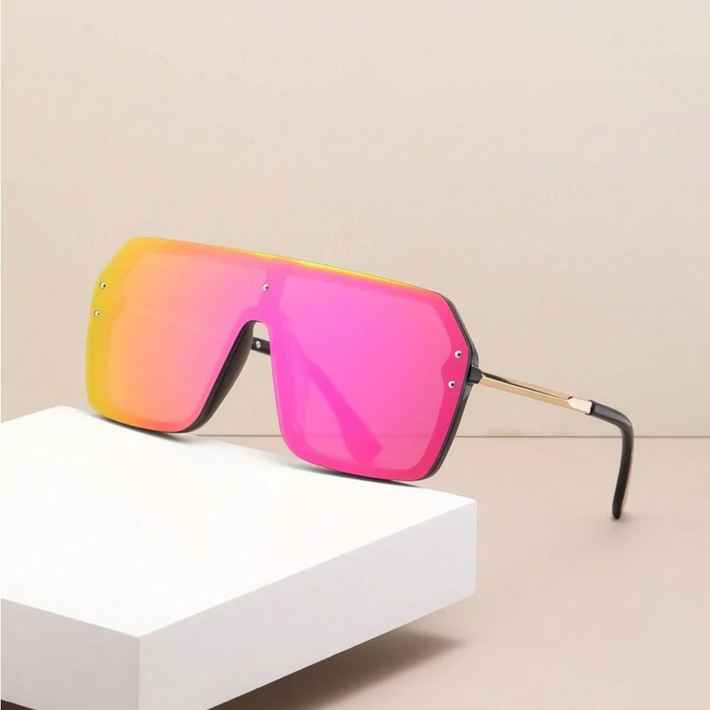 Oversize hot pink sunglasses